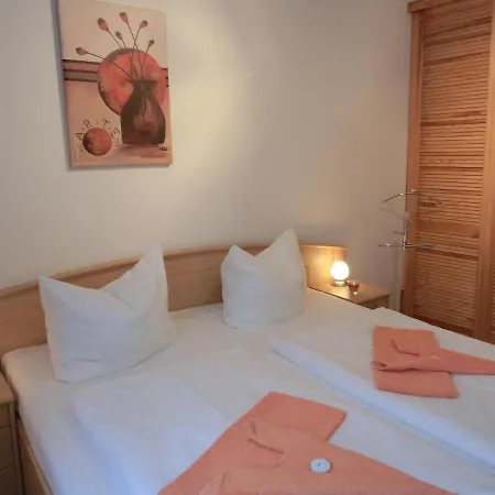 I8 Апартаменты *